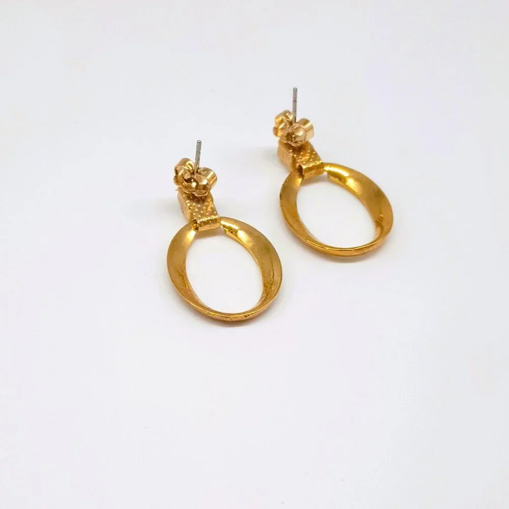 Avon Oval Dangle Post Earrings Women's Gold Tone Rhinestone Drop Earrings